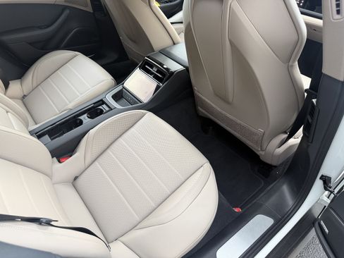 Certified 2025 Porsche Panamera 4 E-Hybrid AWD/4WD image 13