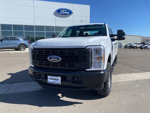 New 2026 Ford F250 4x4 Crew Cab Super Duty image 14