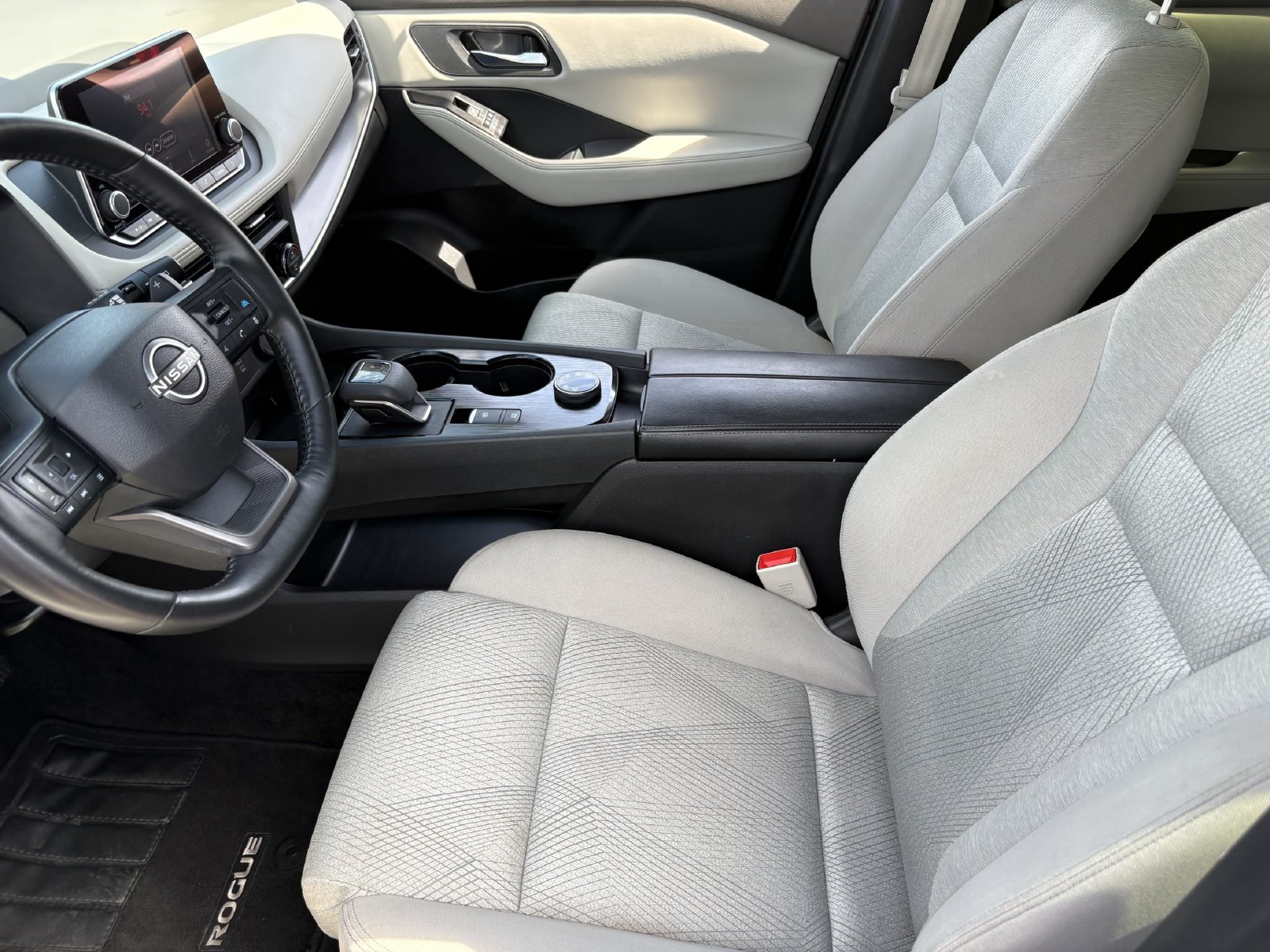 Used 2025 Nissan Rogue SV AWD/4WD image 22