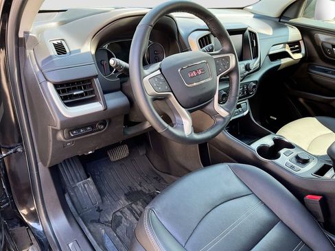 Used 2024 GMC Terrain Denali w/ Denali Premium Package image 9
