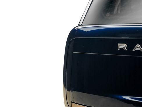 Used 2024 Land Rover Range Rover SV image 18