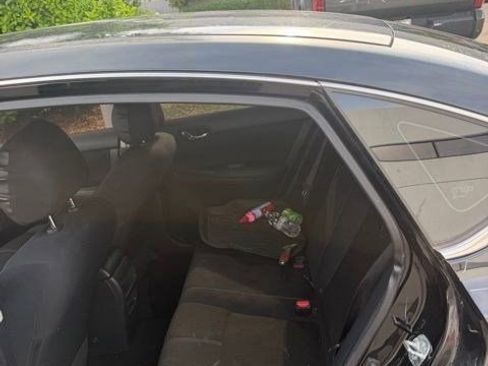 Used 2016 Nissan Sentra S FWD image 3