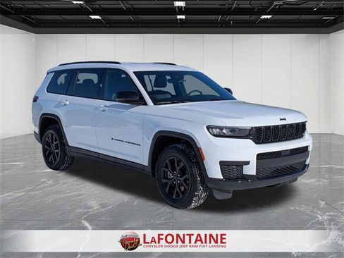 Certified 2024 Jeep Grand Cherokee L Laredo image 7