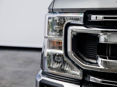 Used 2021 Ford F250 XLT w/ XLT Value Package image 3