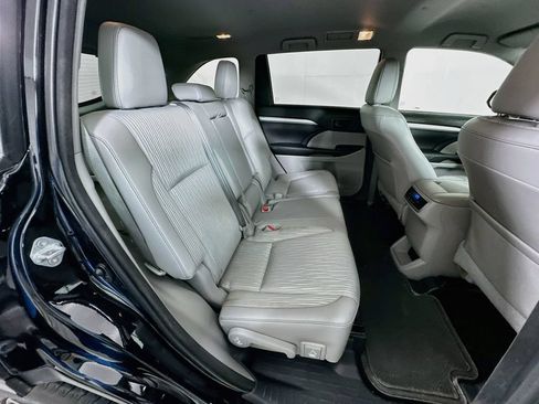 Used 2015 Toyota Highlander Plus AWD/4WD image 26