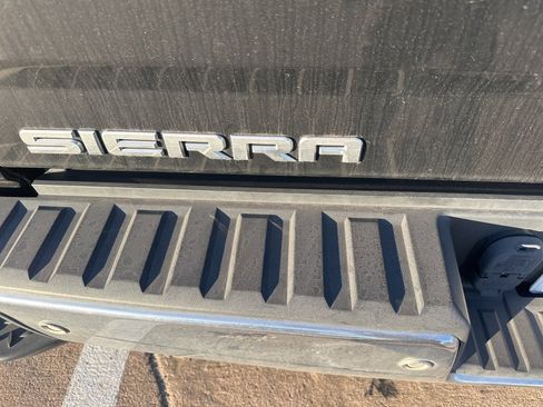 Used 2017 GMC Sierra 1500 SLE w/ SLE Value Package image 12