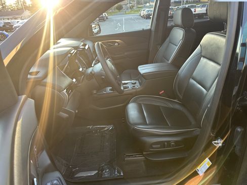 Certified 2023 Chevrolet Traverse Premier w/ Redline Edition image 9
