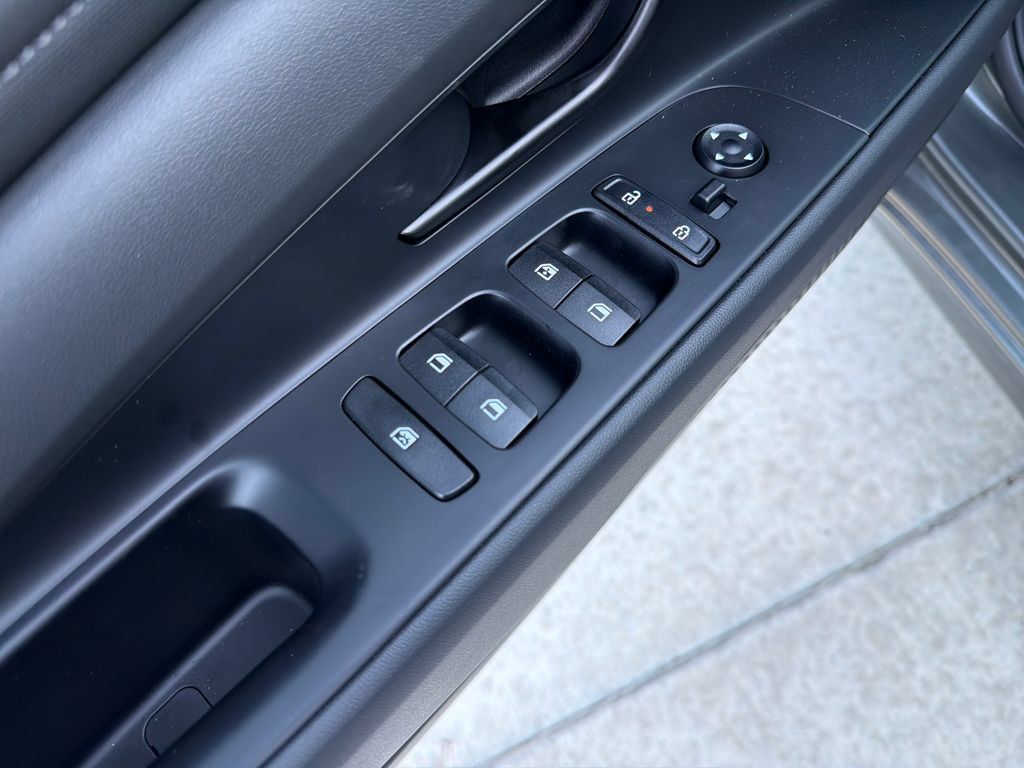 New 2026 Hyundai Elantra SEL Sport FWD image 16