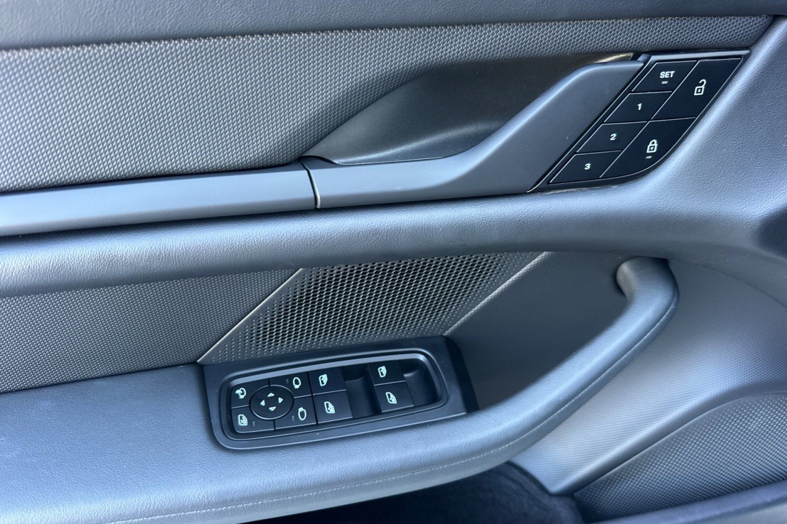 Certified 2023 Porsche Taycan w/ Premium Package RWD image 12