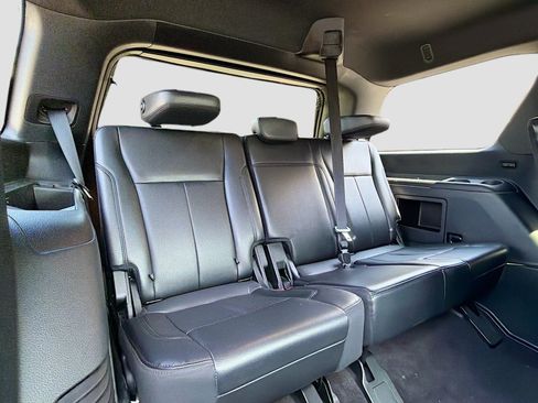 Used 2020 Ford Expedition XLT w/ Equipment Group 202A RWD image 19