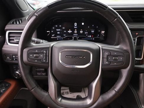 Used 2023 GMC Yukon Denali Ultimate AWD/4WD image 13