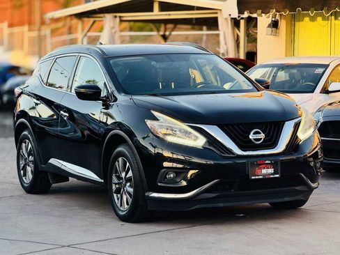 Used 2018 Nissan Murano SV image 3