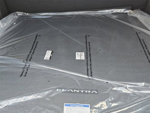 New 2025 Hyundai Elantra SE image 30