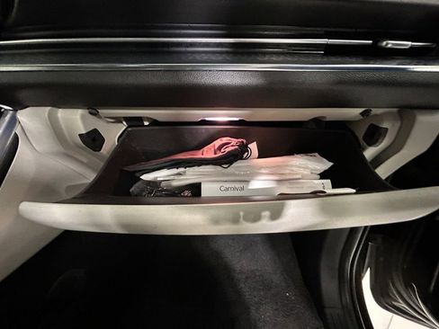 Used 2022 Kia Carnival SX Prestige image 28