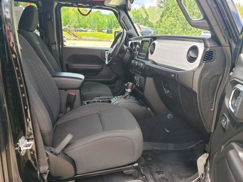 Used 2021 Jeep Wrangler Unlimited Sport AWD/4WD image 15