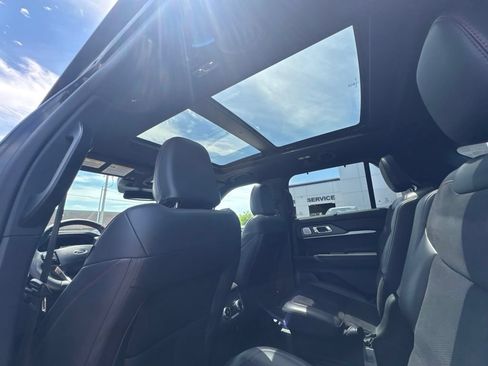 Used 2025 Ford Explorer ST AWD/4WD image 35