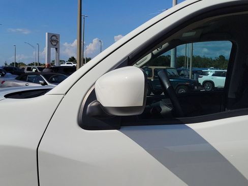 Certified 2025 Nissan Frontier SV RWD image 12