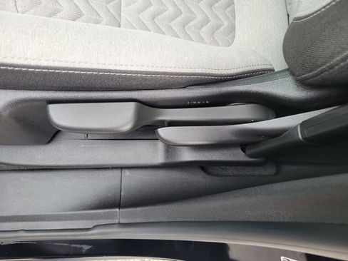 Certified 2024 Chevrolet Equinox LS image 17