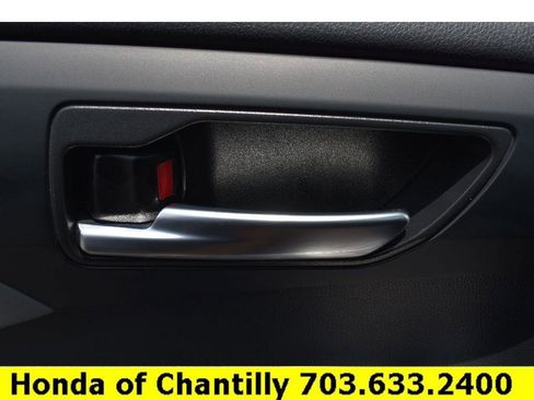 Used 2022 Toyota Highlander XLE AWD/4WD image 23