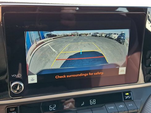 Used 2025 Toyota Camry SE image 19