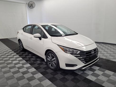 Used 2025 Nissan Versa SV w/ Trunk Package FWD image 13