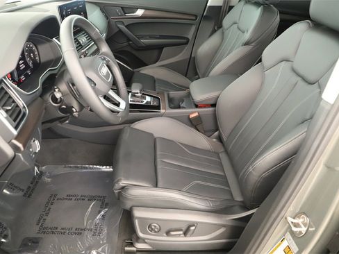 Used 2024 Audi Q5 e Premium w/ Convenience Package image 24