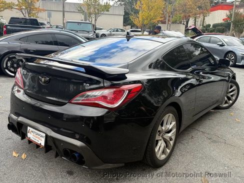 Used 2013 Hyundai Genesis 3.8 image 3