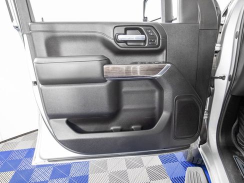 Used 2020 Chevrolet Silverado 2500 LTZ w/ LTZ Plus Package image 11