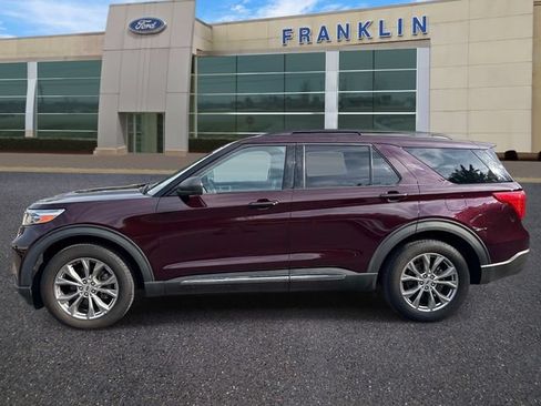 Certified 2022 Ford Explorer XLT w/ Equipment Group 202A RWD image 4