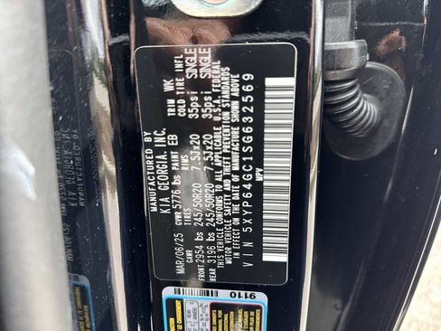 Used 2025 Kia Telluride S image 36