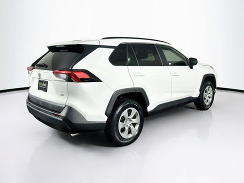 Used 2021 Toyota RAV4 LE FWD image 9