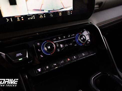 Used 2025 GMC Sierra 3500 AT4 w/ AT4 Premium Plus Package image 31