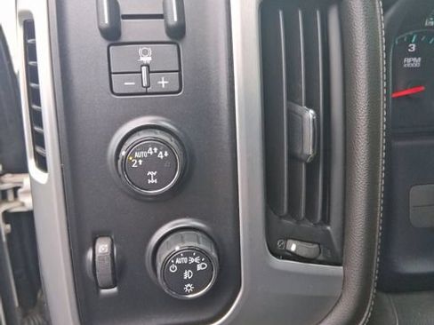 Used 2019 GMC Sierra 1500 SLE w/ SLE Value Package AWD/4WD image 14