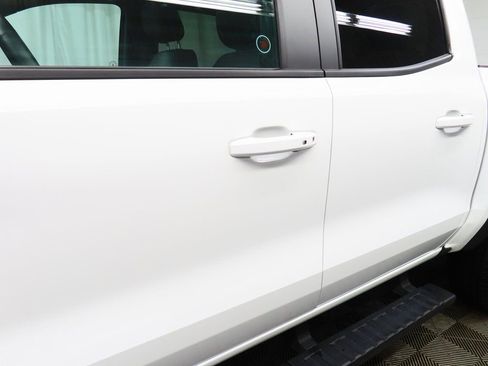 Used 2025 GMC Canyon AT4 w/ Technology Plus Package image 40