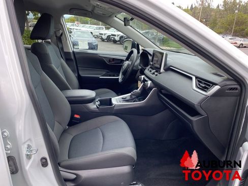 Used 2024 Toyota RAV4 LE AWD/4WD image 10