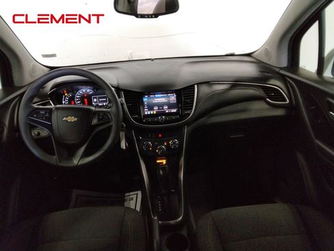 Used 2022 Chevrolet Trax LS w/ Tint and Cruise Package image 27