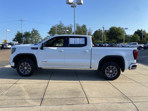 Used 2025 GMC Sierra 1500 AT4 AWD/4WD image 7