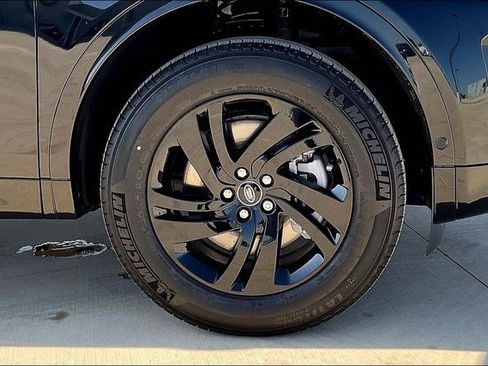 New 2025 Land Rover Discovery Sport S image 15