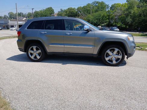 Used 2012 Jeep Grand Cherokee Overland image 5