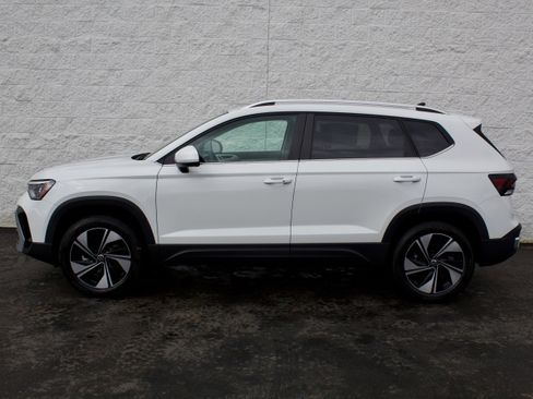 New 2026 Volkswagen Taos SE AWD/4WD image 4