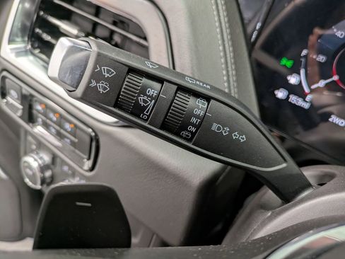 Used 2026 GMC Yukon Denali w/ Sun & Power Step Package AWD/4WD image 17