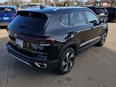 New 2026 Volkswagen Taos SE AWD/4WD image 5
