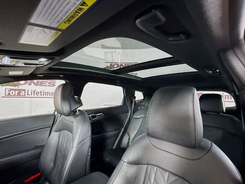 Certified 2025 Kia Sportage X-Line w/ Premium Package AWD/4WD image 12
