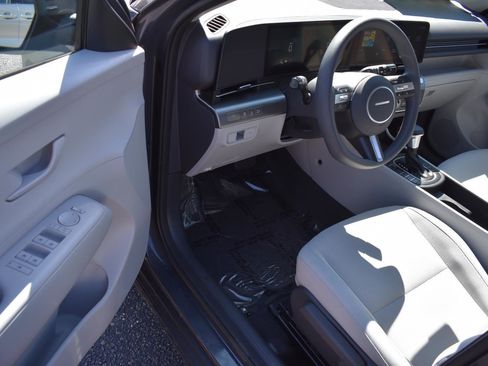 Used 2024 Hyundai Kona SE image 23