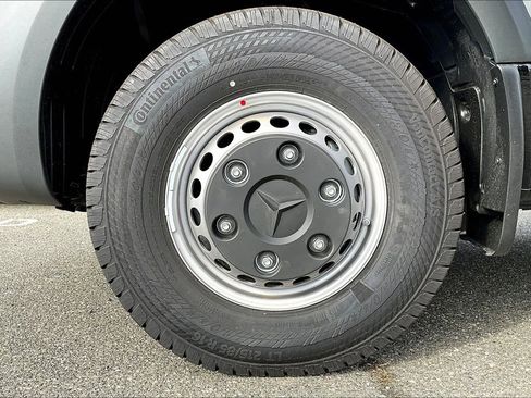 New 2025 Mercedes-Benz Sprinter 4500 image 10