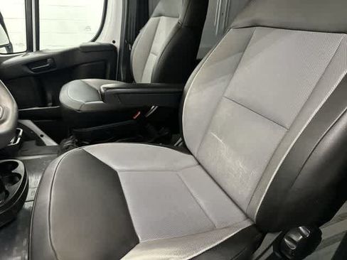 Used 2025 RAM ProMaster 2500 w/ Convenience Group FWD image 7