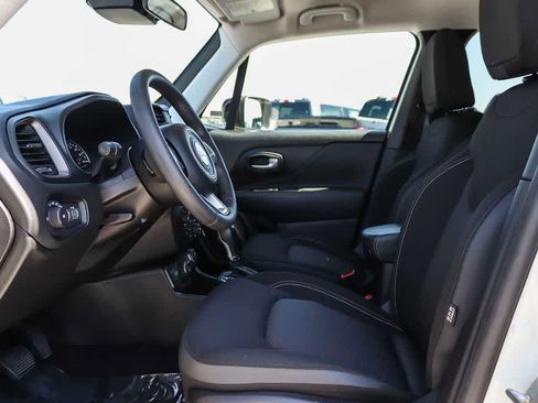 Used 2023 Jeep Renegade Latitude AWD/4WD image 17