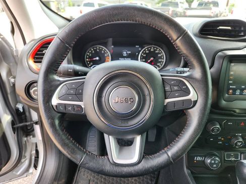 Used 2019 Jeep Renegade Trailhawk AWD/4WD image 21