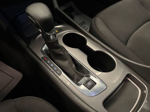 Used 2025 Chevrolet Malibu LS FWD image 16