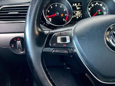 Used 2017 Volkswagen Jetta Sport FWD image 10